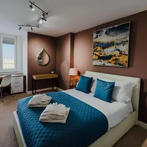  Apartment Marina With A View / 2 Bd Flat United Kingdom