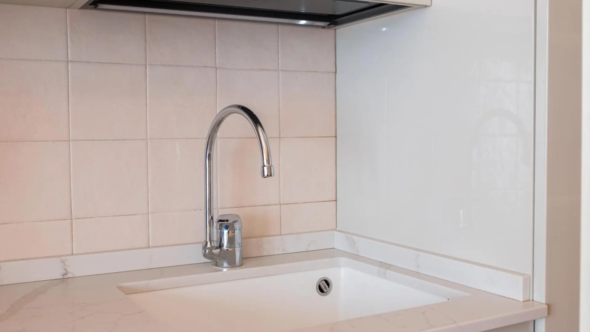 Duomo Walking Distance Elegant Flat With View Apartment Milan