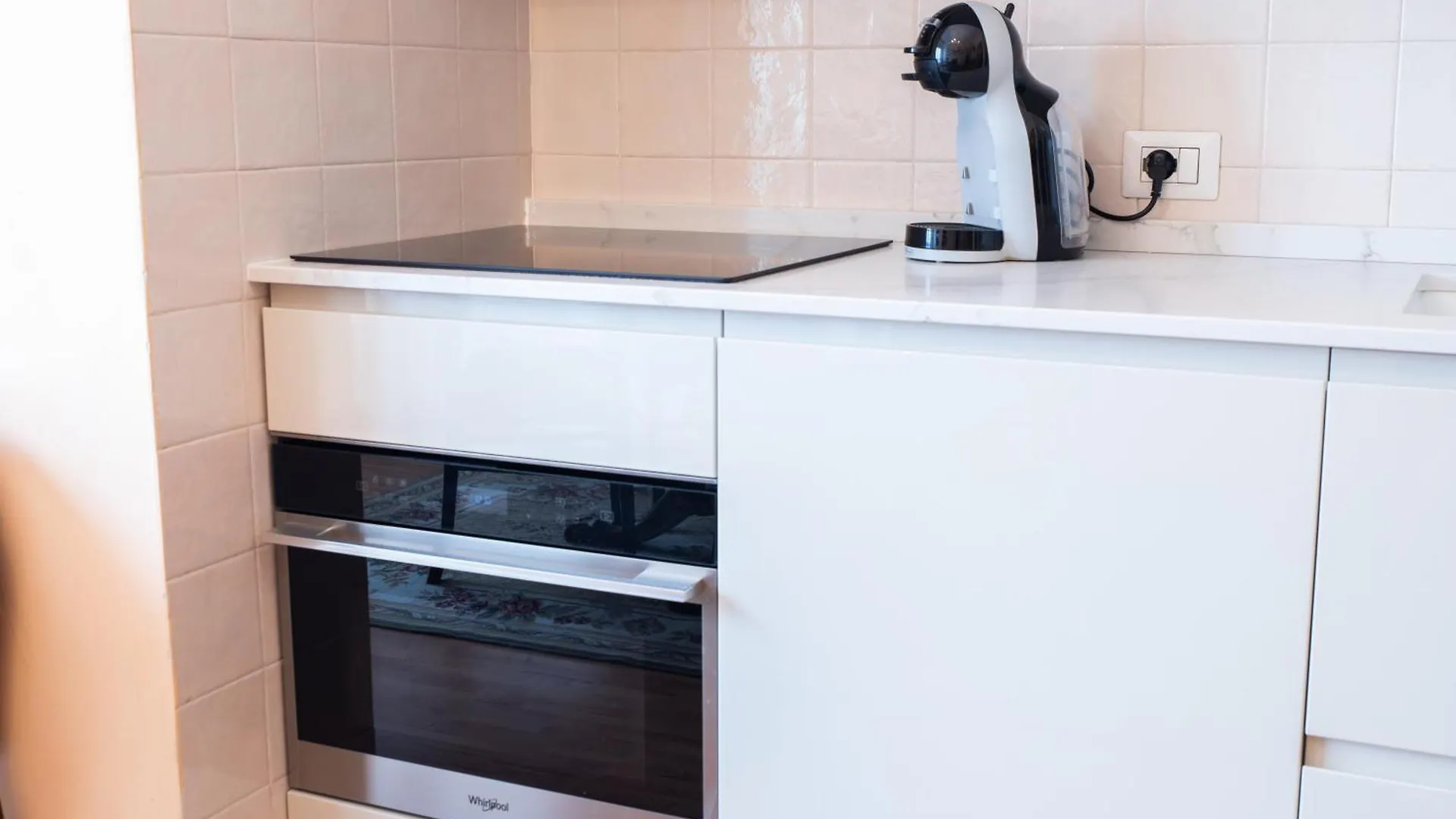 Duomo Walking Distance Elegant Flat With View Apartment Milan