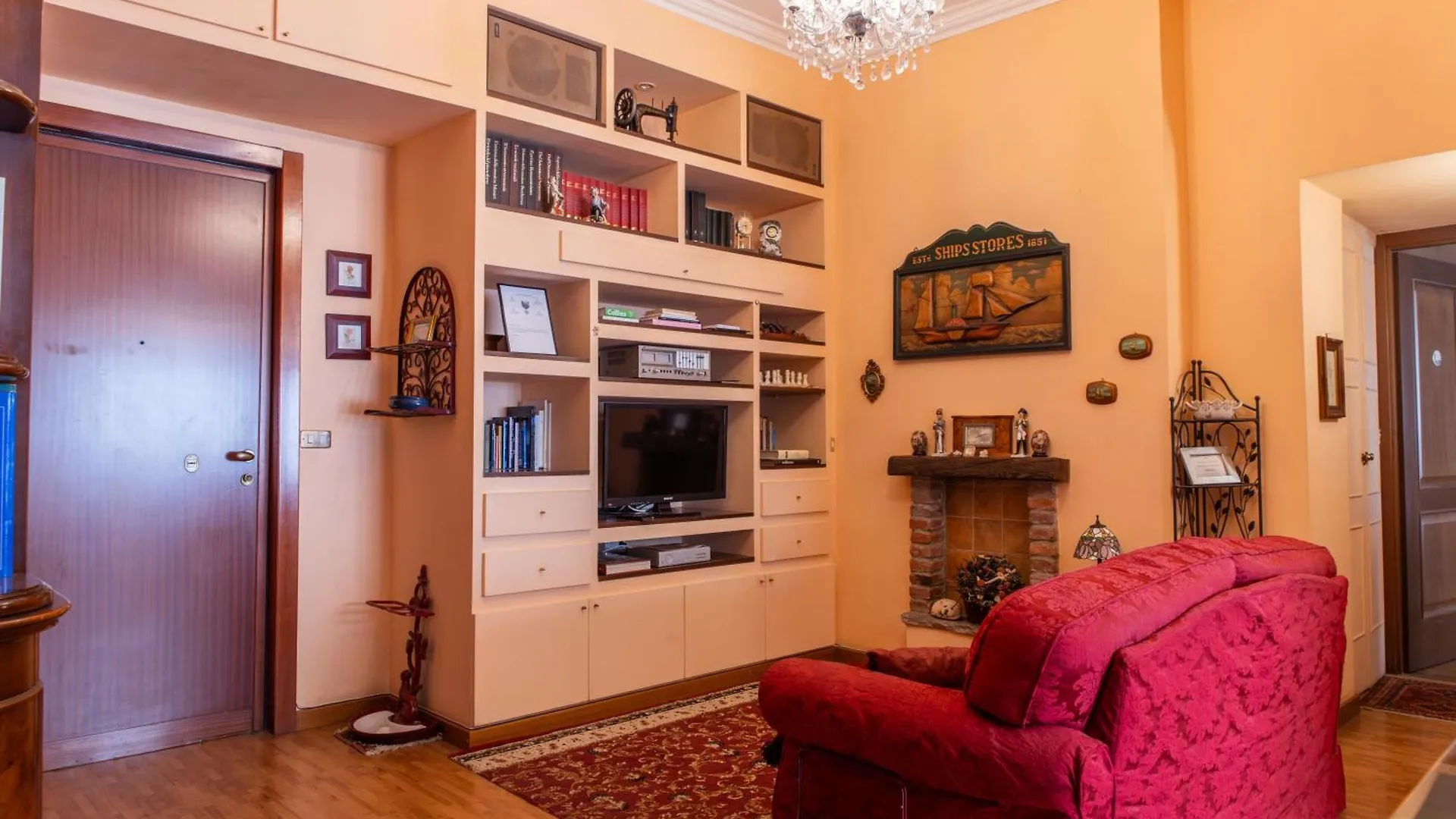 Duomo Walking Distance Elegant Flat With View Apartment Milan