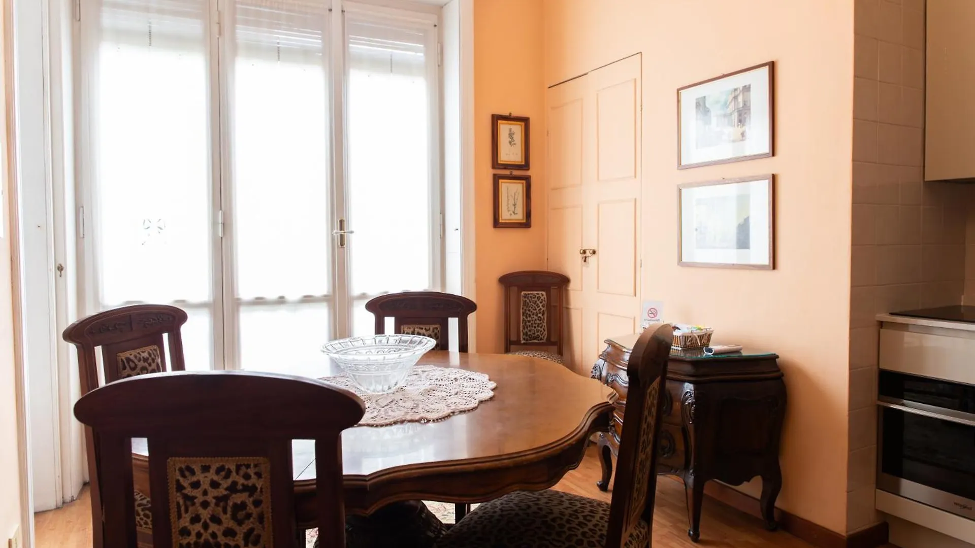 Duomo Walking Distance Elegant Flat With View Apartment Milan Italy